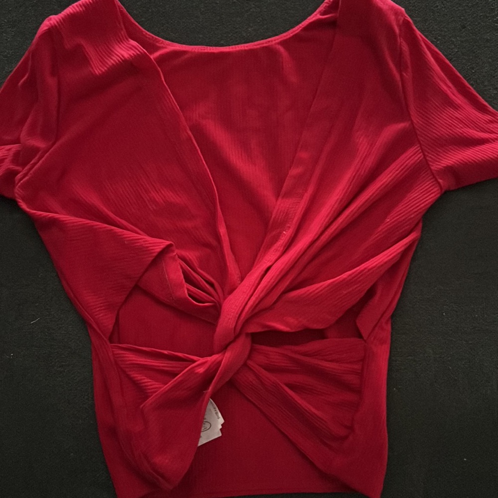 Red cropped crisscross back top
